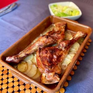 paletilla de cordero lechal precocinado a baja temperatura .