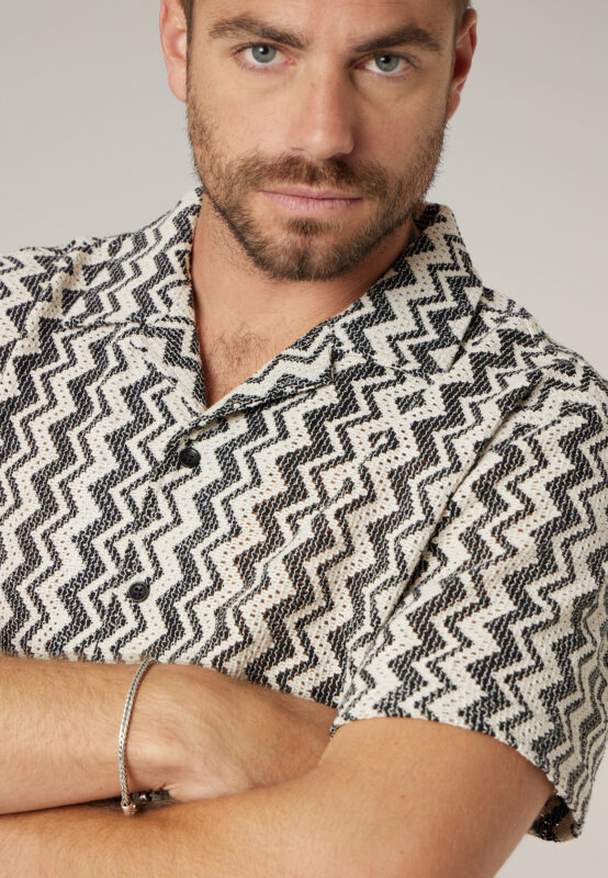Camisa masculina de manga corta con patrón gráfico en zigzag ref180401 - Imagen 9