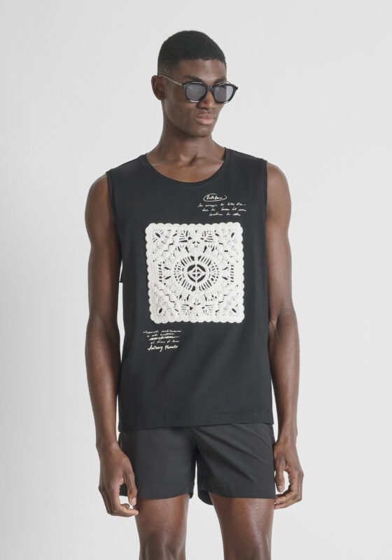 Camiseta Antony Morato Beach Collection crochet bordado negra REF 164001 - Imagen 3