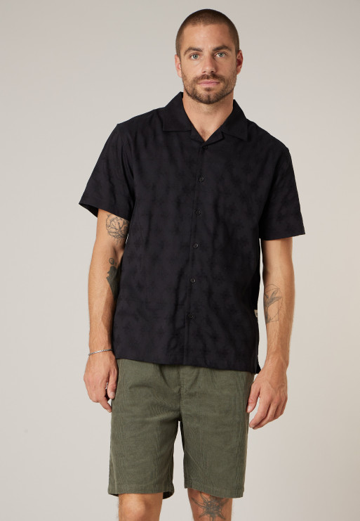 Camisa de manga corta para hombre con discreto patrón jacquard ref201920