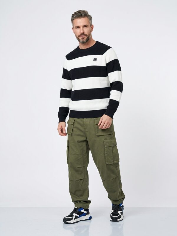 Jersey Blockcolor bicolor marino/off white 'Dark&Fish' con Parche Metálico 263705
